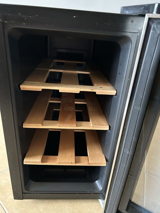 Klarstein lodówka winiarka do win 25L