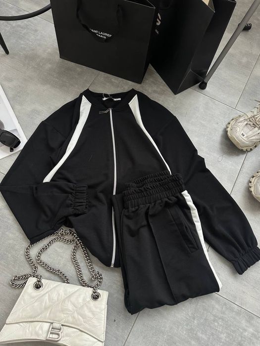 Спротивний костюм