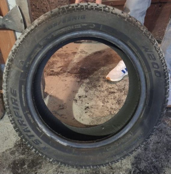 Sprzedam oponę 16