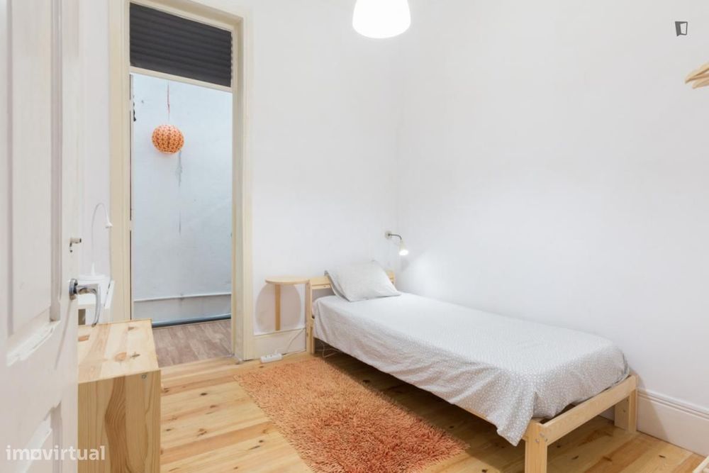 Room - located in Santo Ildefonso, Porto
