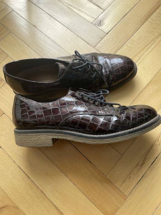 Lakierowane oksfordki - Badura