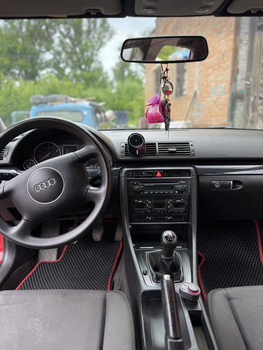 Ауді а4 б6 2001 1.6 бензин,в гарному стані