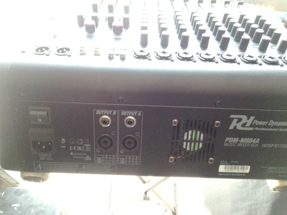 PA completo, pechincha!Mesa amplificada Power Dynami 2 colunas V-sound