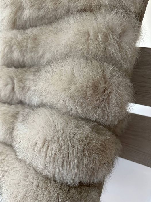 Продам мехову желетку