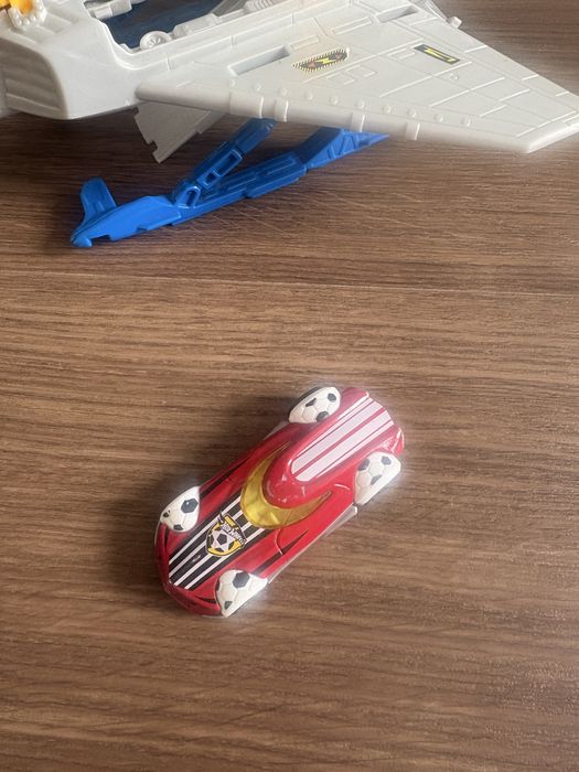 Літак заправщик з машинкою hot wheels