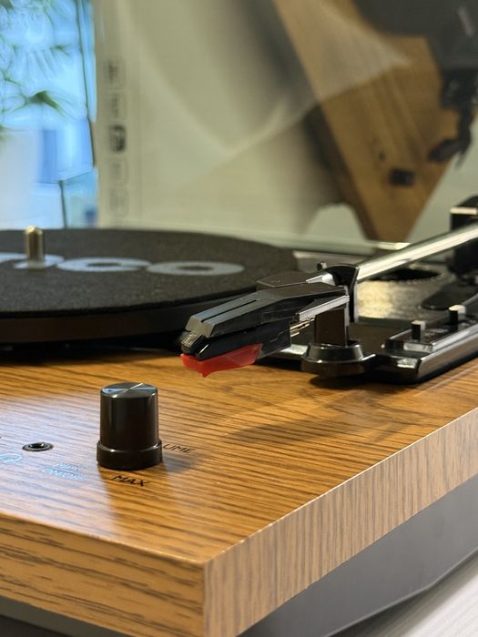 Lenco LS-10 WD V2 новий вініловий програвач з динаміками