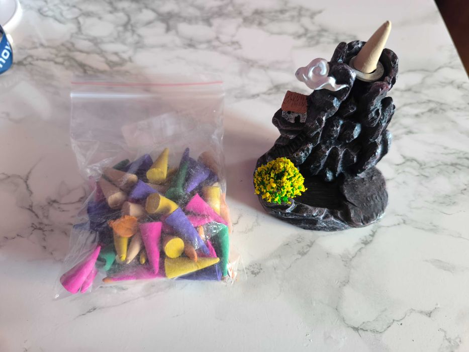 Kadzielnica kadzidło zapachowe dymne wodospad