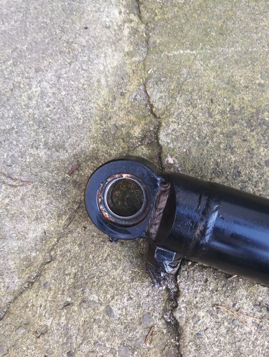 Sprzedam siłownik hydrauliczny