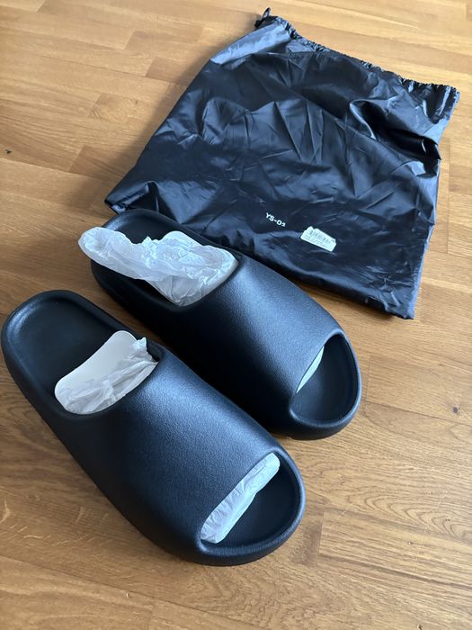 yeezy slides onyx