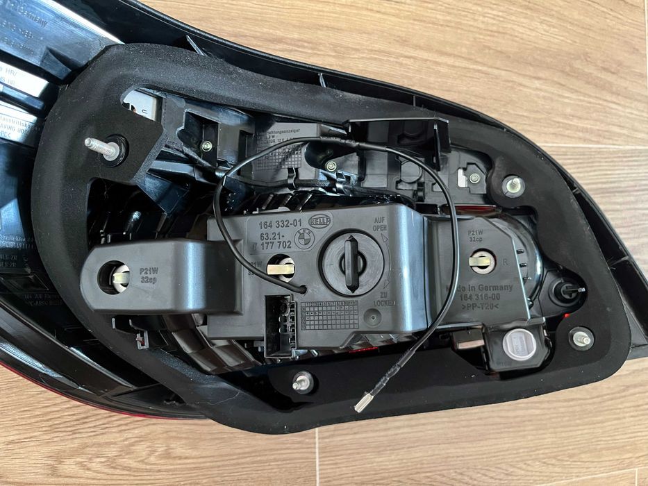 Farolins Traseiros BMW E60 LCI (OEM Hella)