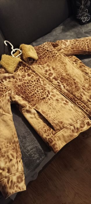 Kurtka damska w panterkę.