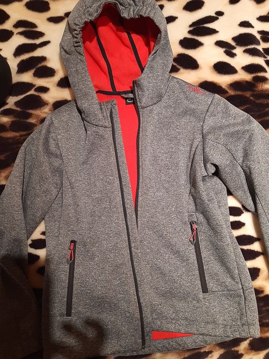 Фірмова вітровка