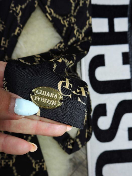 Chiara Forthi  Kopertowa sukienka złoto logo blaszka S/M