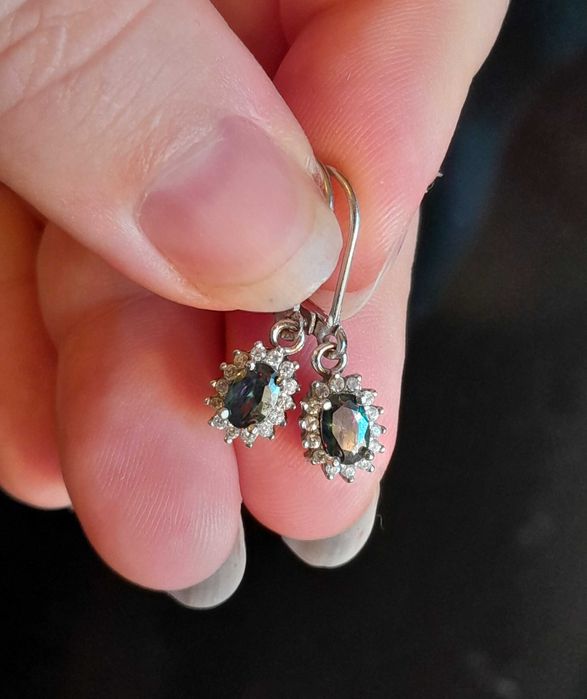 Srebrny komplet z Mystic Topaz. Kolczyki i zawieszka.