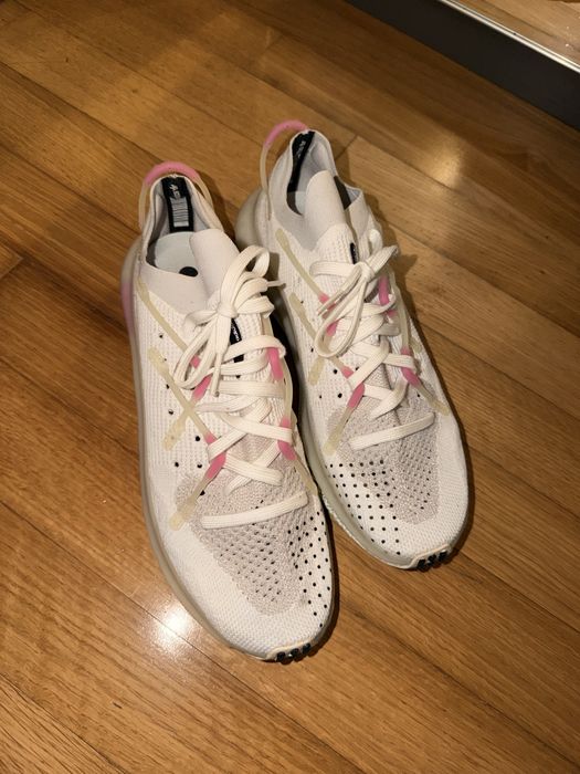 Tênis esportivo masculino Adidas 4D Fusio Cloud branco rosa H04508