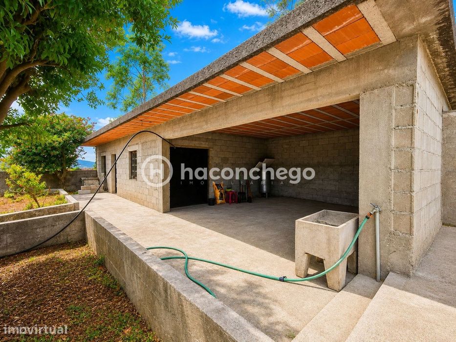 Moradia Rústica com 550 m² de terreno em Vila Cova, Barcelos