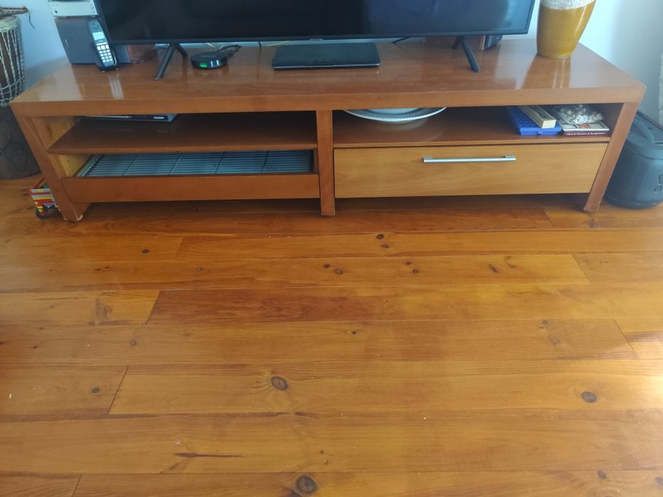 Móvel de TV com arrumação