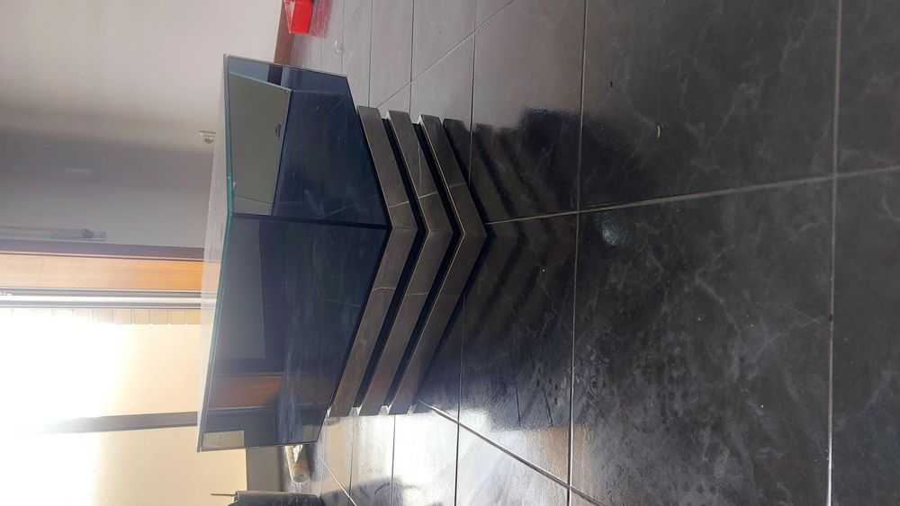 Mesa de centro em vidro