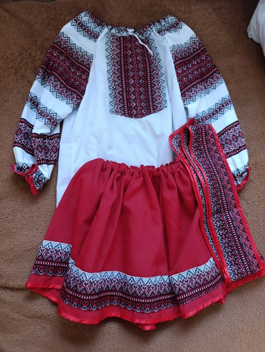 Продам вишиванку.