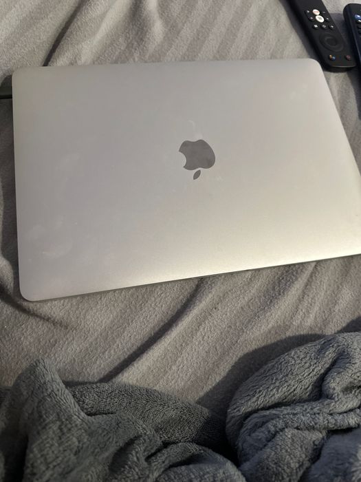 MacBook Pro 13 201764584648858498122