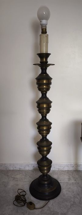 Candeeiro latão alto