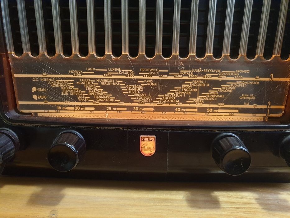 Ламповый приемник  FHILIPS
