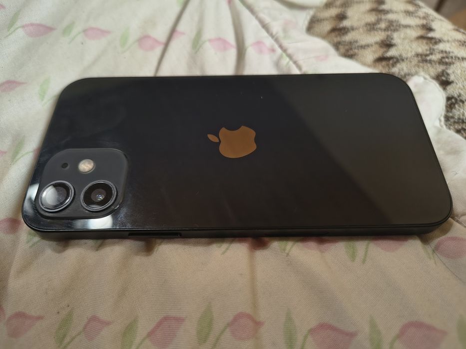 iPhone 12 128gb.