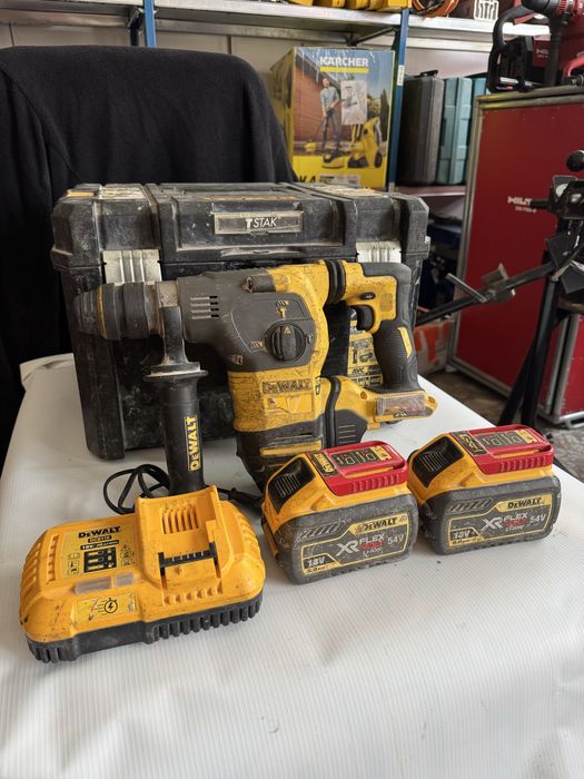 Dewalt T Stak zestaw młotowiertarka 2x akumulatory 54V 9.0 ah DCH334 ładowarka DCB118 używany sprawny