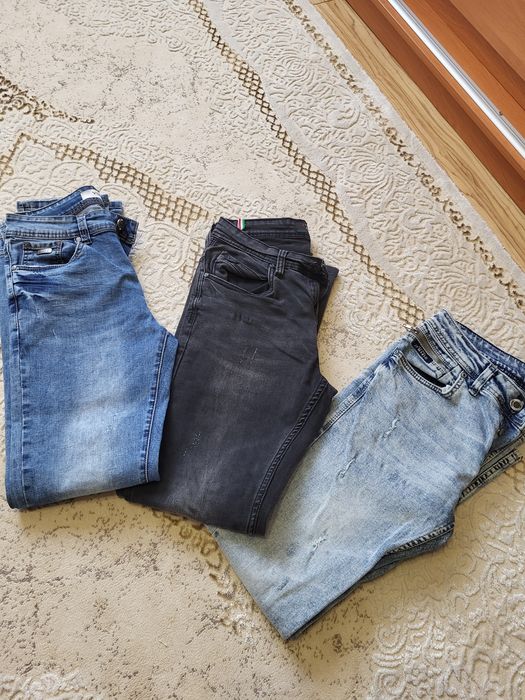 Джинси хлопця підлітка