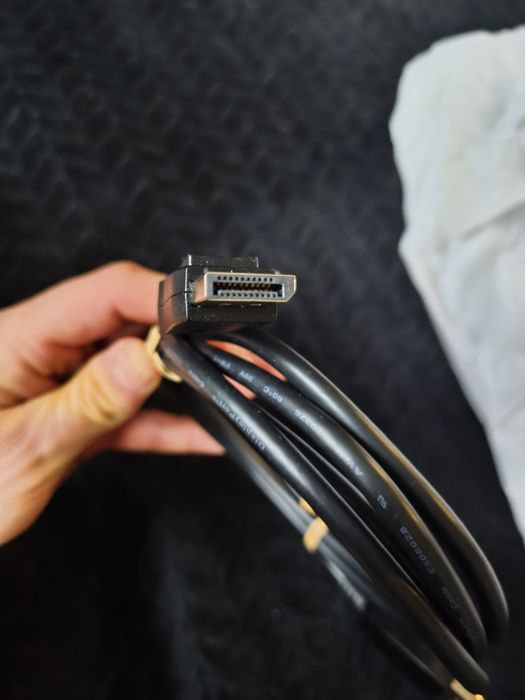 Sprzedam nowy kabel Display port