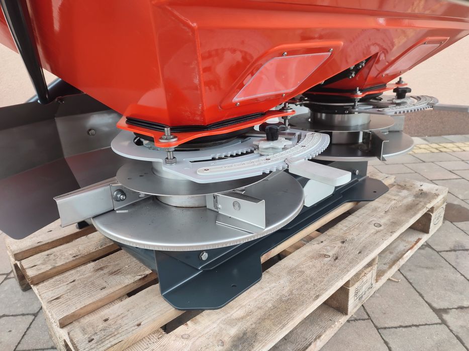 Kubota DSC rozsiewacz nawozów Kverneland EL jak nowy