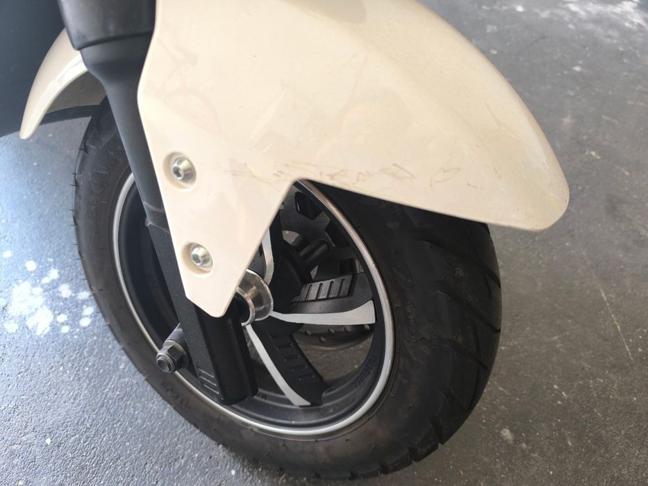 Bicicleta elétrica (scooter)