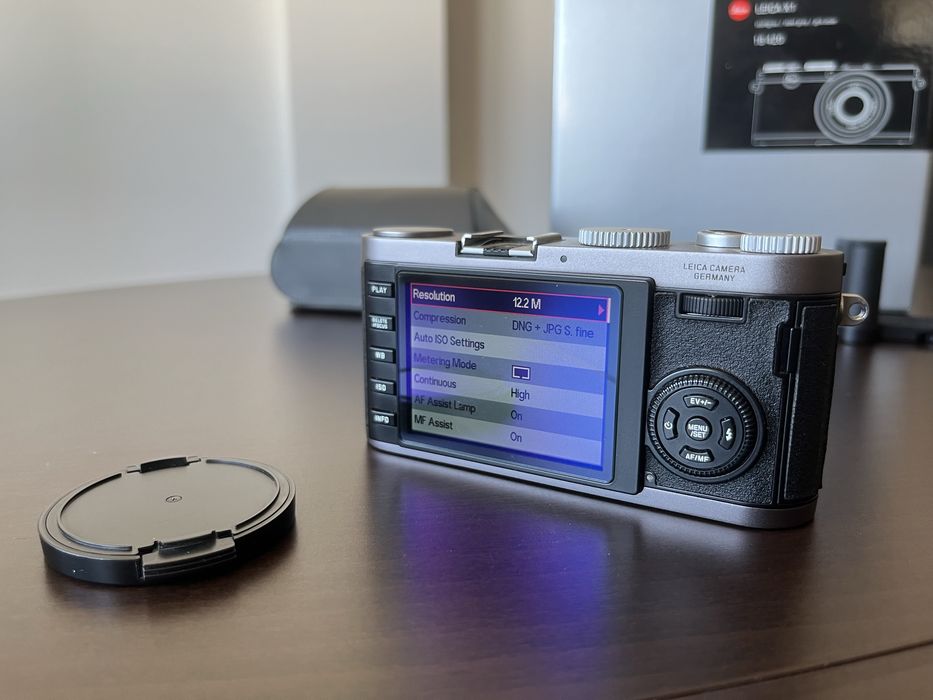 Leica X1 (camera + acessórios)