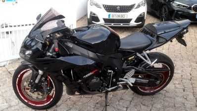 CBR 1000RR  muito estimada