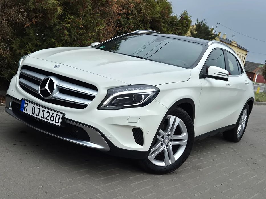 Mercedes-Benz GLA GLA200 156KM Led Panoram Xenon navi klimatronik alu PDC RATY GWARANCJA