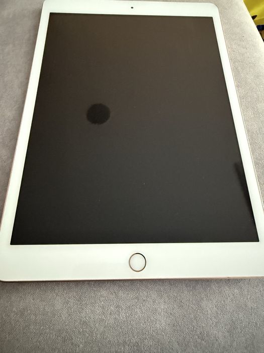 Tablet Apple Ipad 7 z pamiecia 32gb