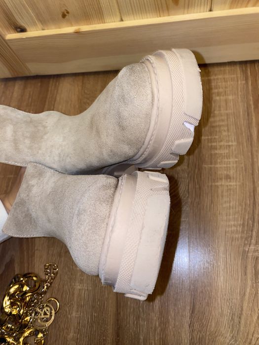 Carinii 36 37 botki zamsz zamszowe sztyblety skórzane beżowe skóra