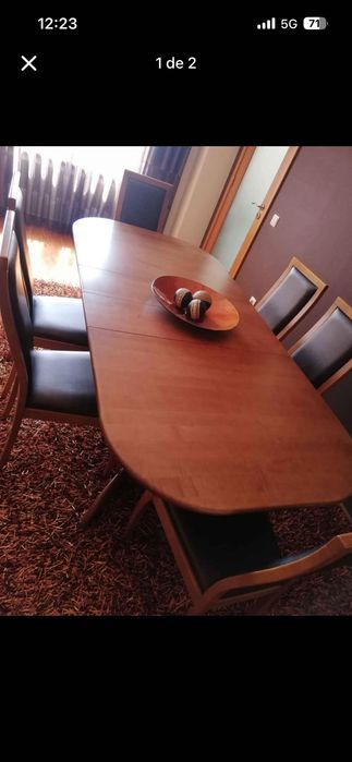 Mesa com 6 cadeiras