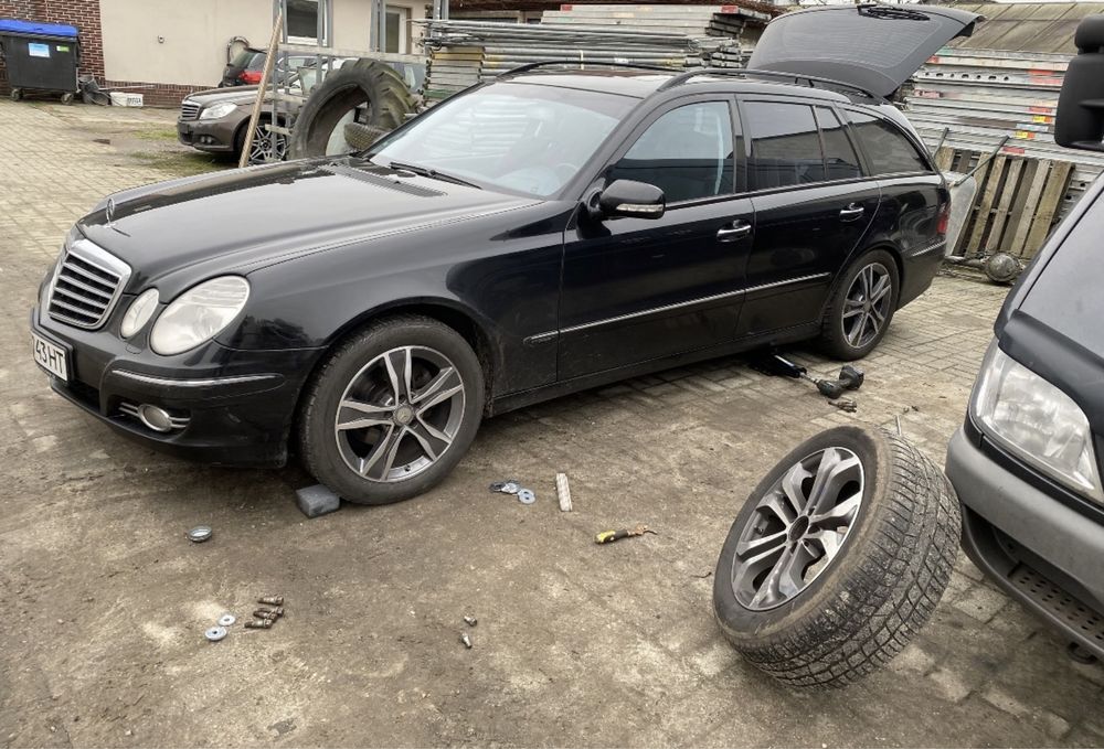 Пневмостойки передні задні Mercedes W211 4 Matic