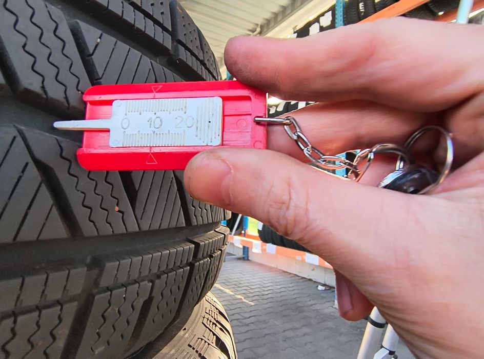 opony 215/60 R17 C Dunlop/Hankook