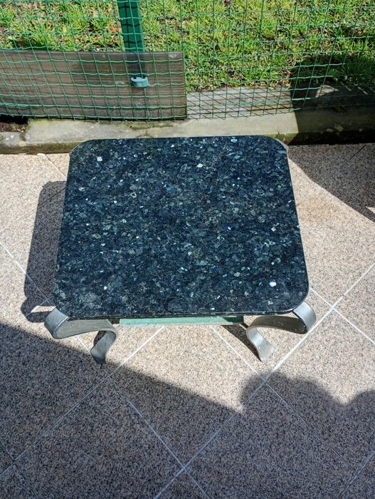 Mesa de centro em mármore