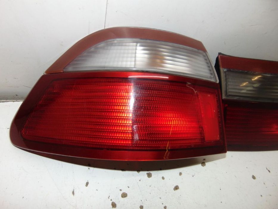 Mazda 626 farolins trás originais