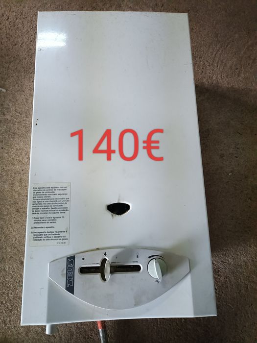 Várias máquinas de lavar roupa