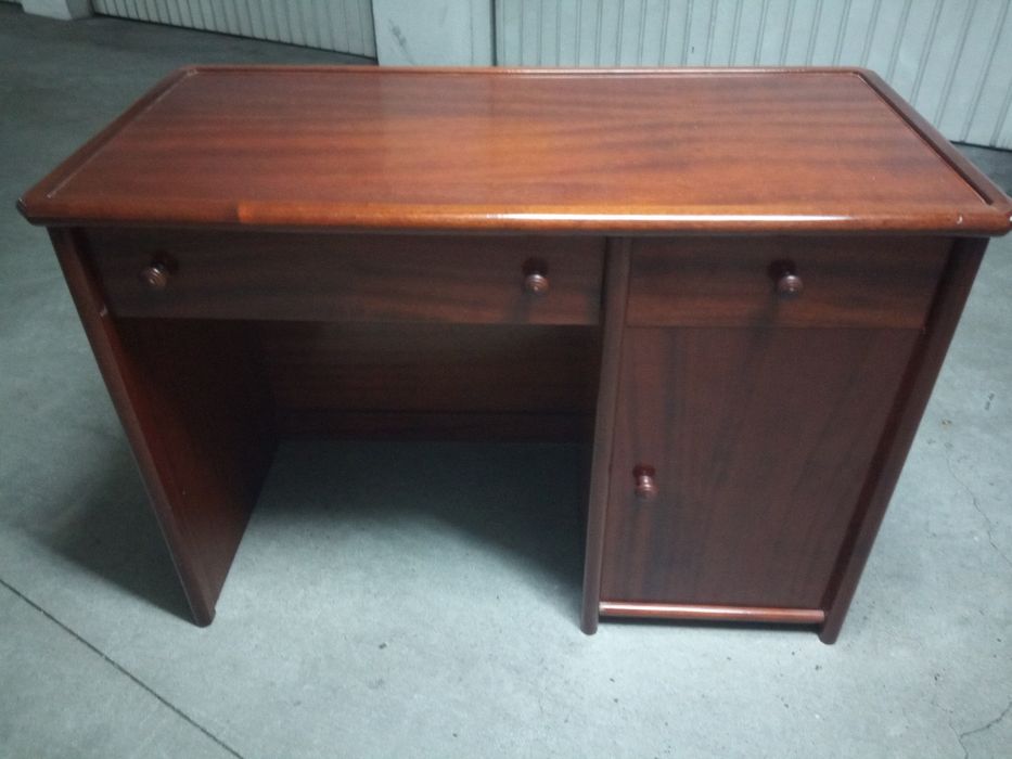 Secretaria 120x60 com cadeira, 2 gavetas e arrumação