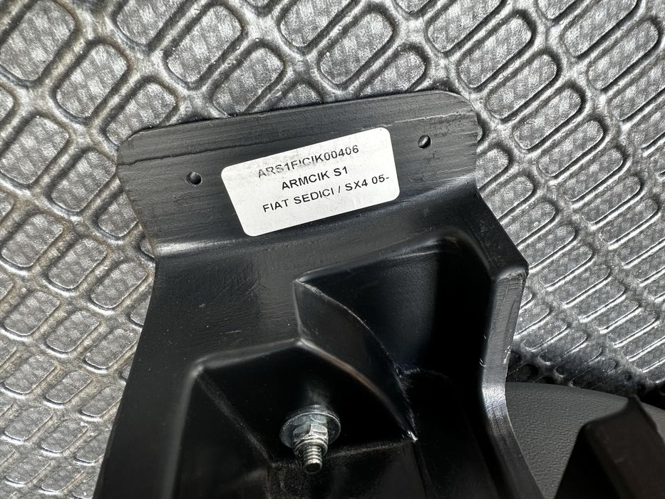 Подлокотник Armcik S1 со сдвижной кришкой для Audi A3 8P 2003-2012