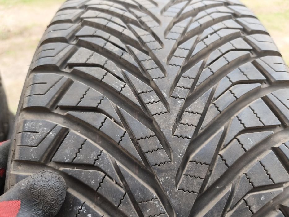 Opony wielosezonowe 225/45/R18