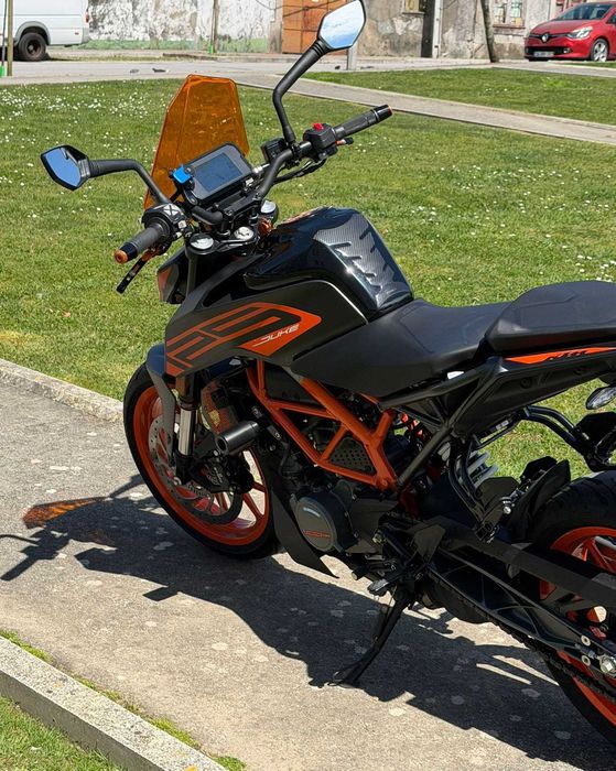 Mota KTM Duke 125 de 2023