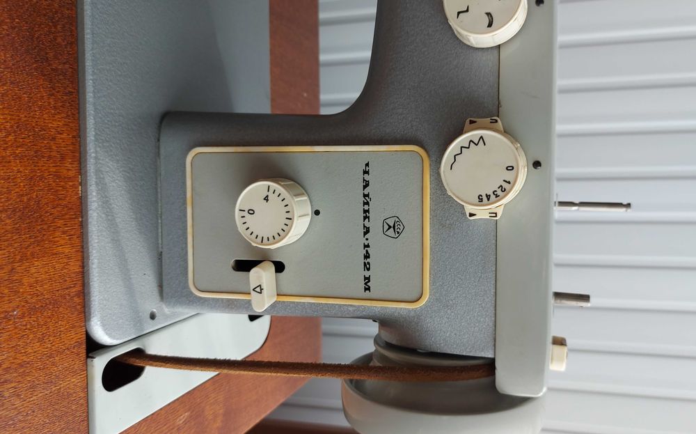 Швейная машина Чайка 142 - М