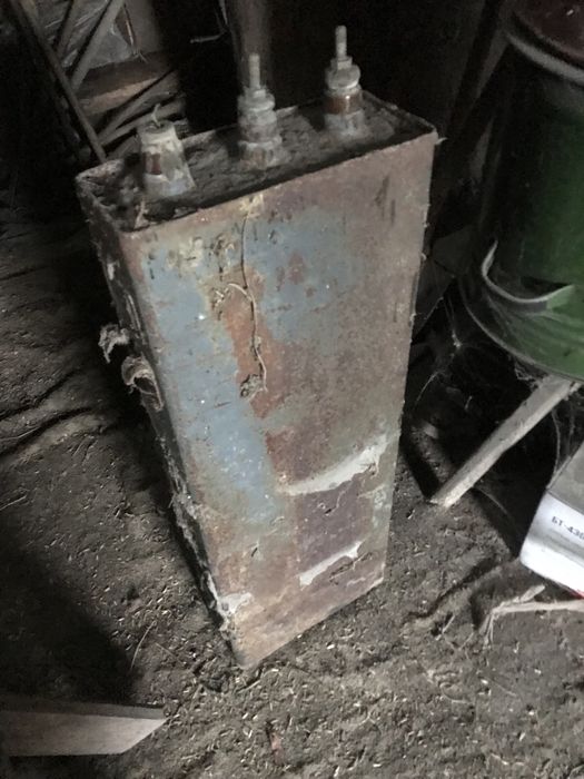 Продам конденсаторную батарею