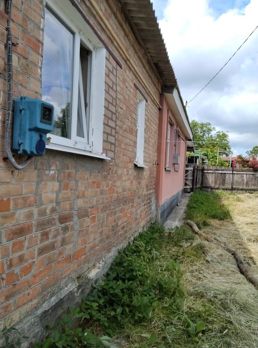Півбудинку  з окремим двором,  50и2